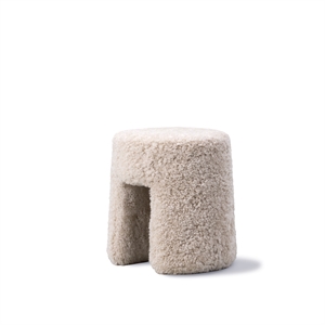 Fredericia Furniture Sequoia Pouf en Peau de Mouton Clair de Lune