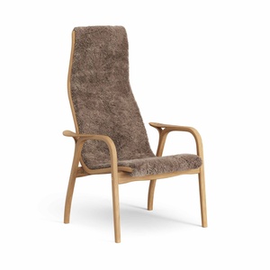 Fauteuil suédois Lamino en chêne huilé/Sahara/peau de mouton