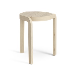 Tabouret Swedese Spin en frêne laqué transparent