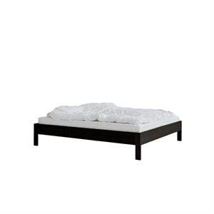 Cadre de lit Rye Sleep Owner sans tête de lit 140x200 en chêne teinté noir
