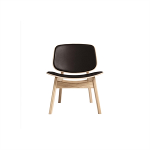 Fauteuil Pandora de la collection Ro, tapissé, chêne traité au savon et cuir marron foncé