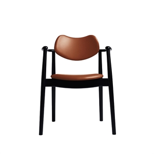 Chaise de salle à manger Regatta de la collection Ro, tapissée en hêtre laqué noir et cuir Calvados